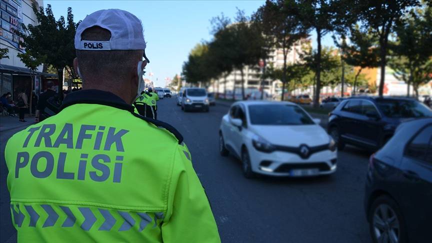 Trafikte 2023 düzenlemesi: İşte cezaların yeni ücretleri 7